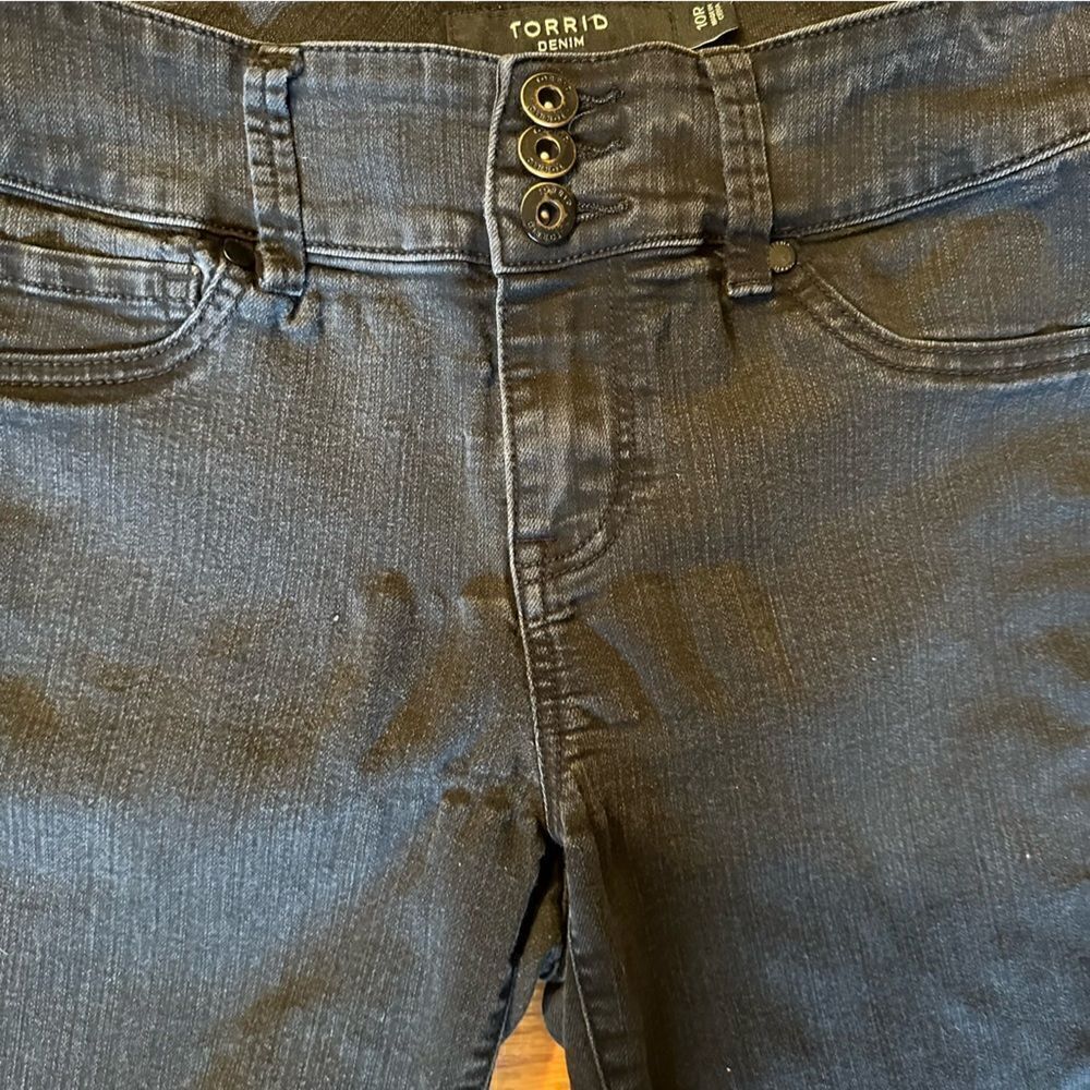 Torrid  Black Denim Skinny Jeans Sz 10R. VERY stretchy. - Picture 12 of 15